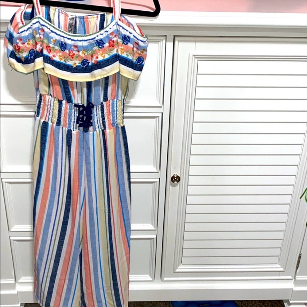Jumpsuit with many cool colors